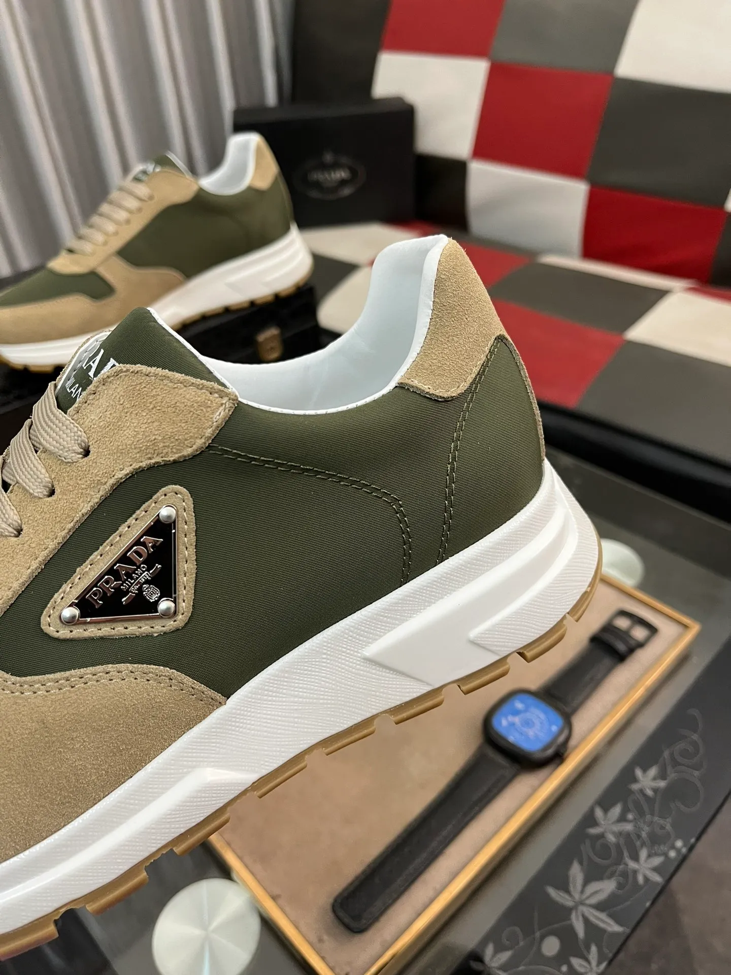 Men's shoes 💰540⌚️⌚️【PRADA】Prada - High-end quality casual sports shoes - Upper: calfskin shoe body with branded metal fasteners, - Inner lining: breathable leather lining - Outsole: ultra-light TPU foam·rubber; molded outsole -Super high quality control·Fine workmanship: highlighted (high-end·luxury·grade) -Size: 38-444️⃣Colors available